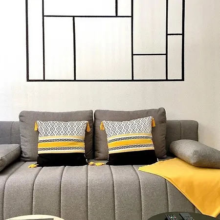 Luxury-centre-ville -gare-netflix Wifi Apartment Niort